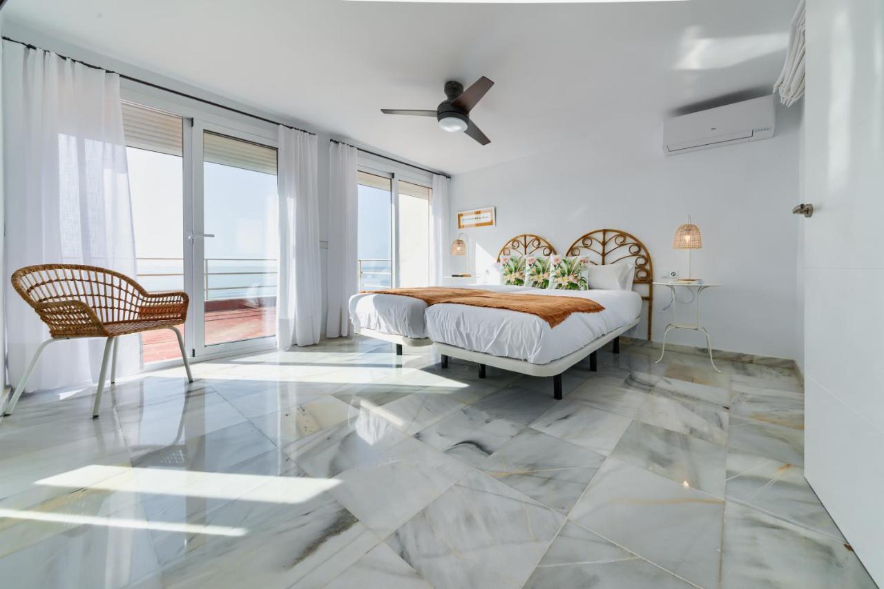 Holidays2Fuengirola Duplex With Stunning Sea View, Terraces,1St Line Beside Port Εξωτερικό φωτογραφία