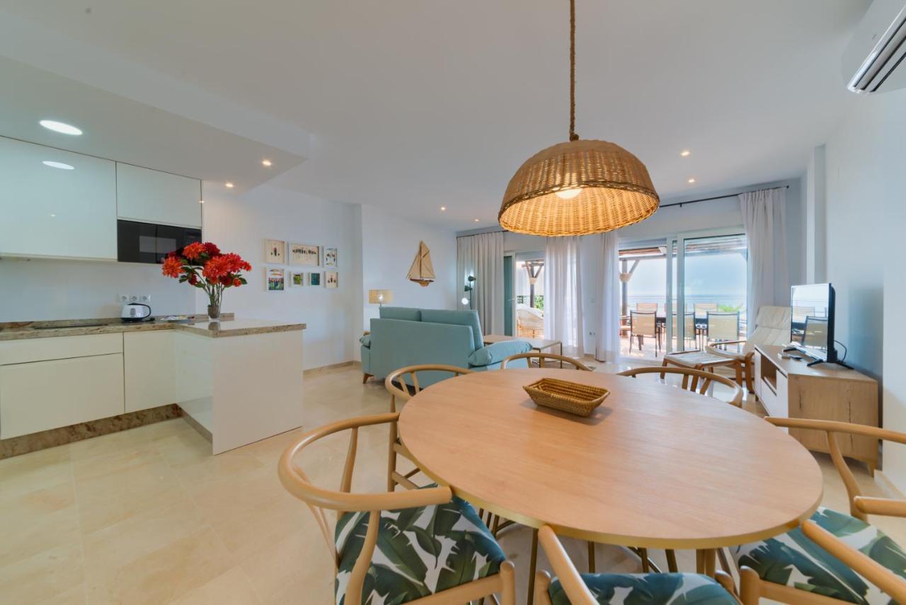 Holidays2Fuengirola Duplex With Stunning Sea View, Terraces,1St Line Beside Port Εξωτερικό φωτογραφία