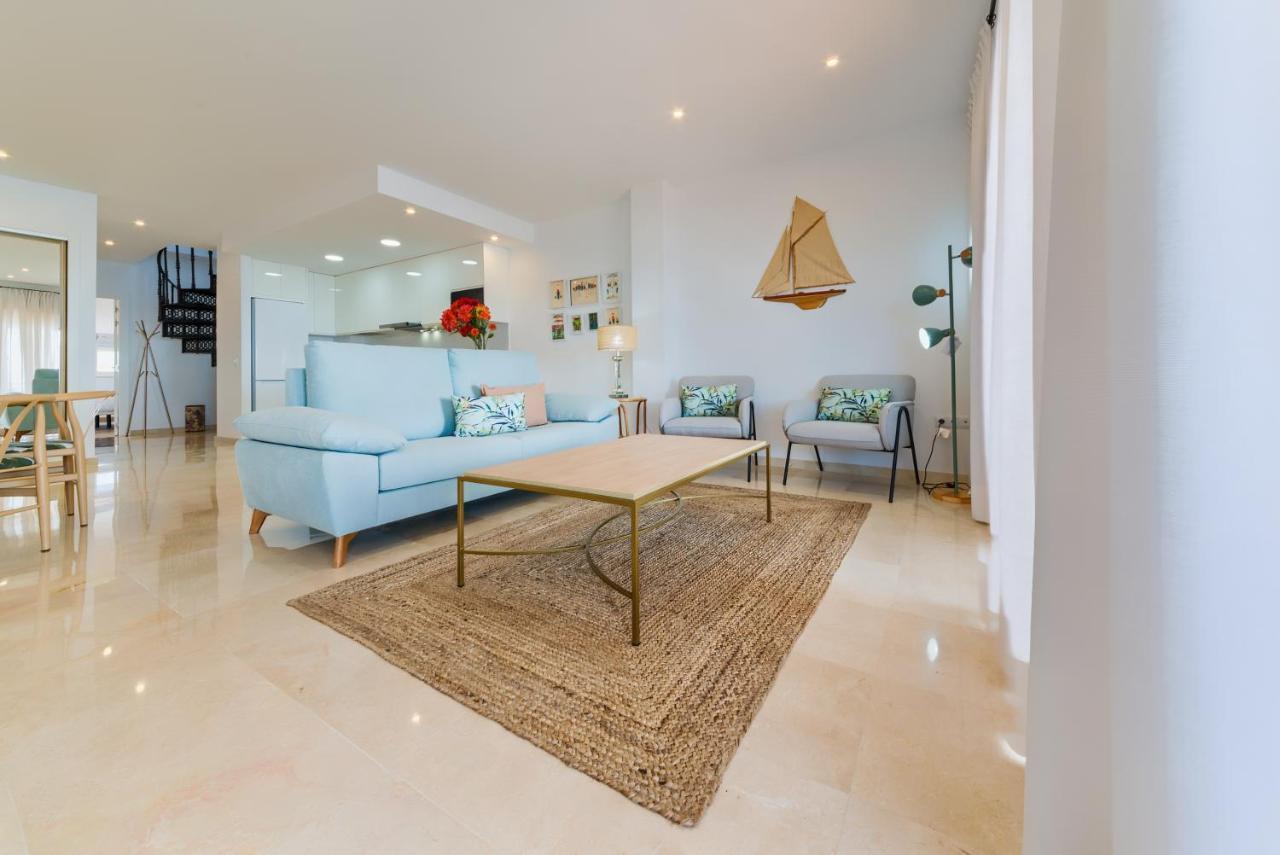 Holidays2Fuengirola Duplex With Stunning Sea View, Terraces,1St Line Beside Port Εξωτερικό φωτογραφία