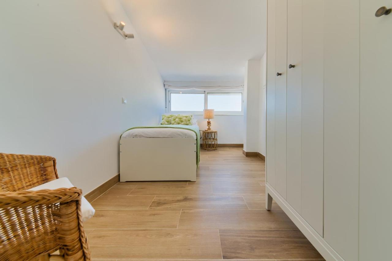 Holidays2Fuengirola Duplex With Stunning Sea View, Terraces,1St Line Beside Port Εξωτερικό φωτογραφία