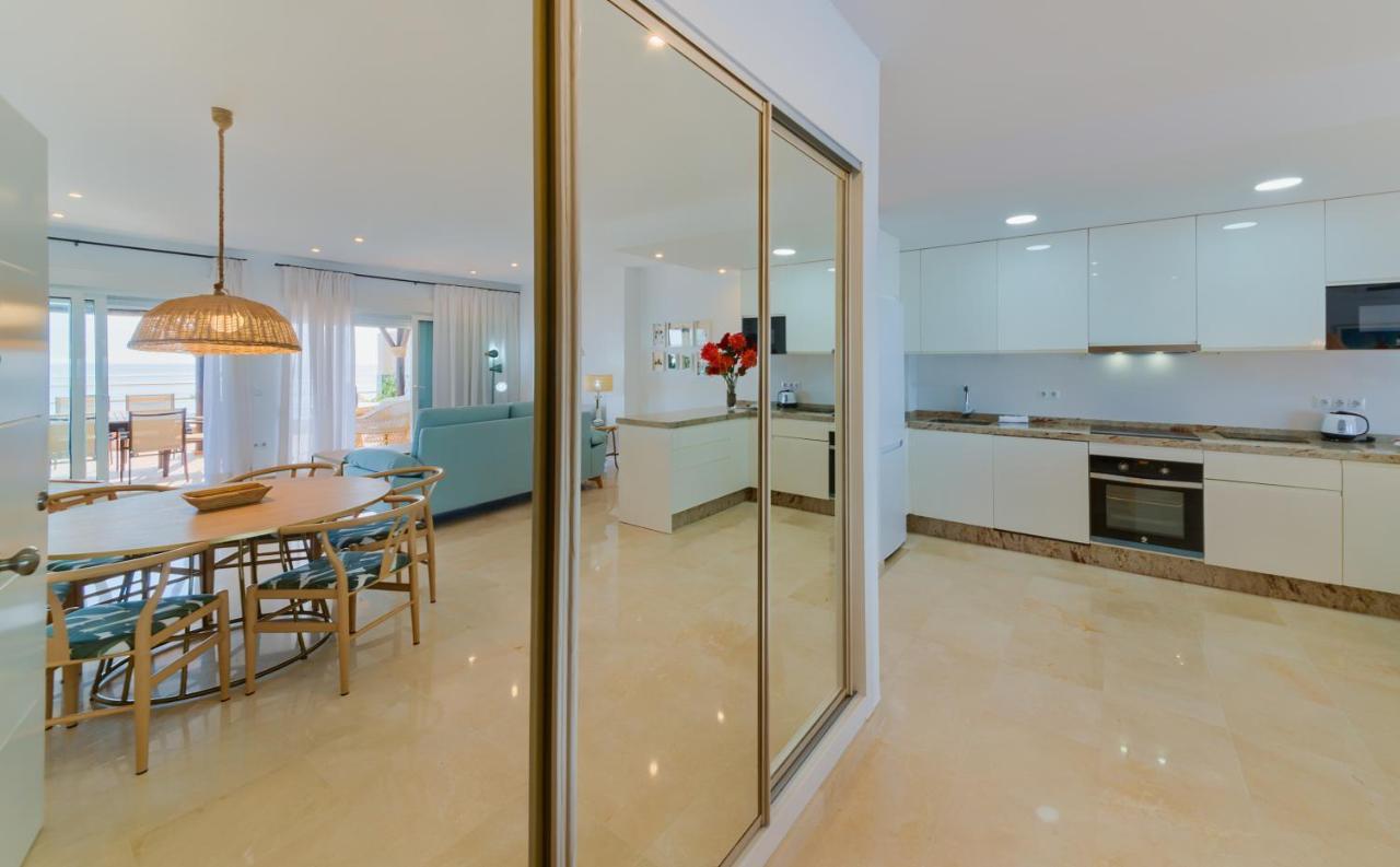Holidays2Fuengirola Duplex With Stunning Sea View, Terraces,1St Line Beside Port Εξωτερικό φωτογραφία