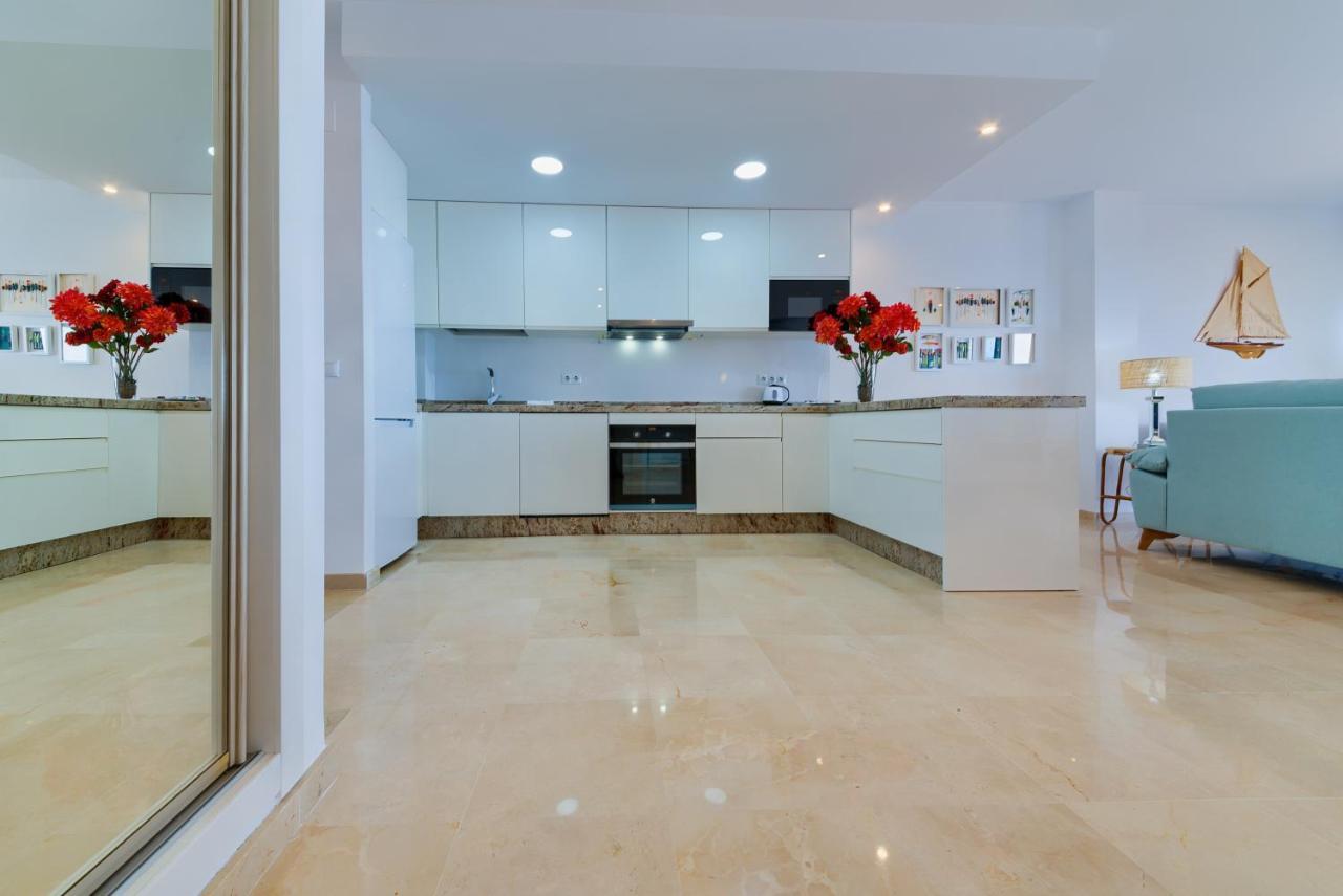 Holidays2Fuengirola Duplex With Stunning Sea View, Terraces,1St Line Beside Port Εξωτερικό φωτογραφία