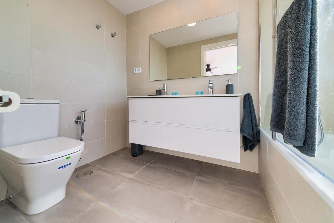 Holidays2Fuengirola Duplex With Stunning Sea View, Terraces,1St Line Beside Port Εξωτερικό φωτογραφία