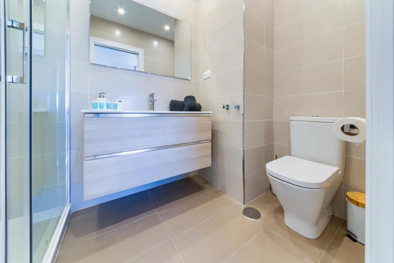 Holidays2Fuengirola Duplex With Stunning Sea View, Terraces,1St Line Beside Port Εξωτερικό φωτογραφία